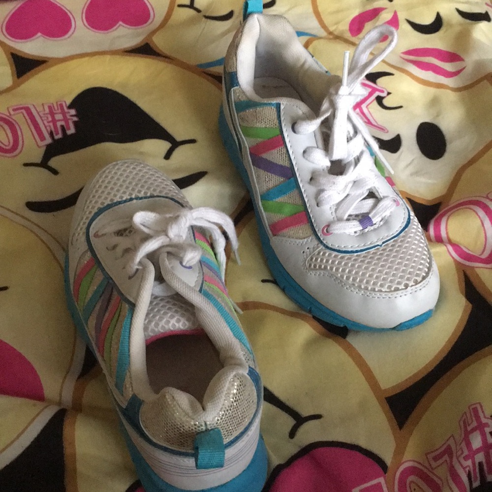 Girls size 3 shoes